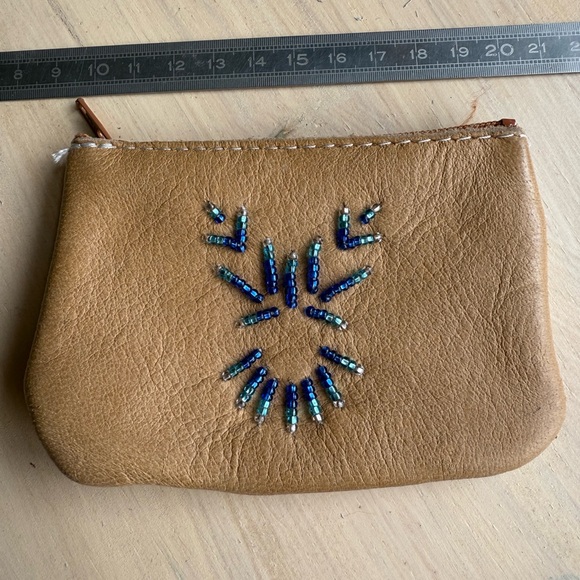 Handbags - EUC - Deer skin beaded Wendake First Nations coin purse, blue and cream colour